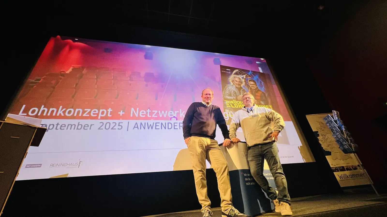 Peter Reininghaus und Pascal Wiedemann auf der Bühne im Kino Bielefeld